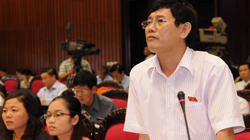 รัฐสภาอภิปรายเกี่ยวกับร่างกฏหมายการโฆษณาและร่างกฏหมายการลงโทษต่อผู้กระทำผิด